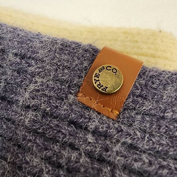 Frye & Co Dip Dye Scarf Wrap Cold Weather Blue Scarf New without tags - Picture 4 of 4